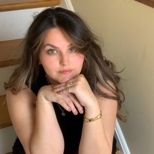 Meet your Posher, Emily